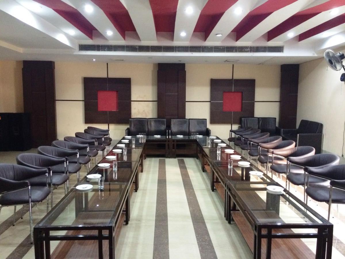 Elm Tree Amritsar Hotel Bagian luar foto