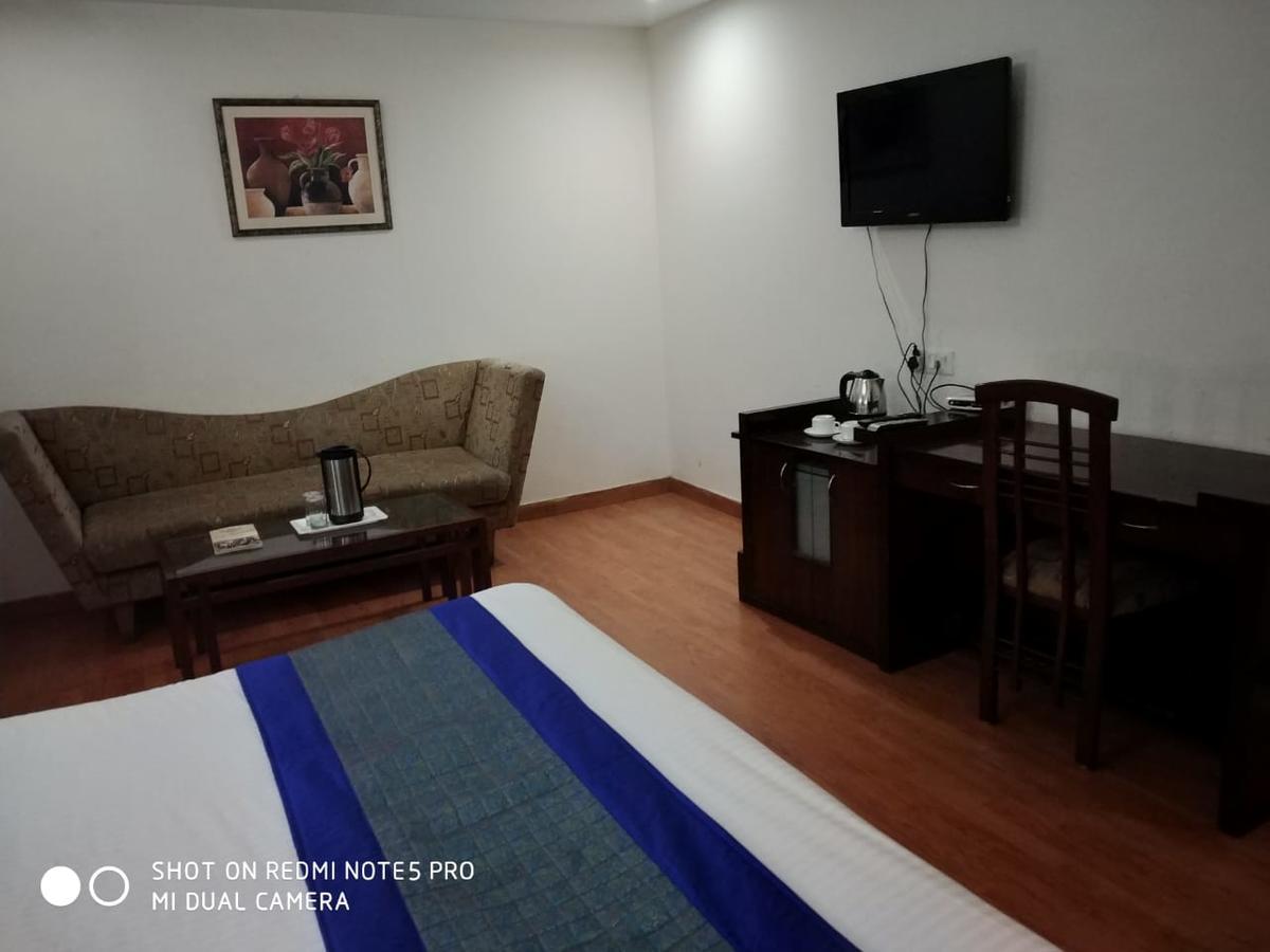 Elm Tree Amritsar Hotel Bagian luar foto